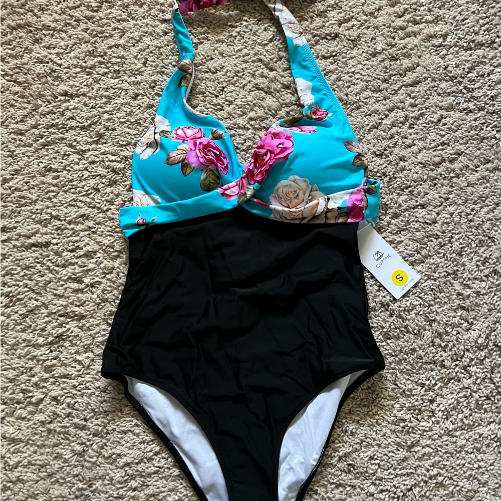 CUPSHE ladies one-piece swimsuit NWT